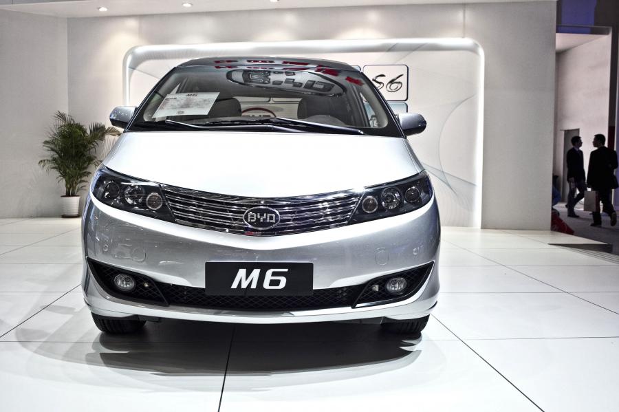  BYD M6 2010 года  (фото 23 из 23)